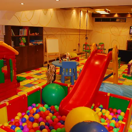 Azz Asturias Langrehotel & 4*