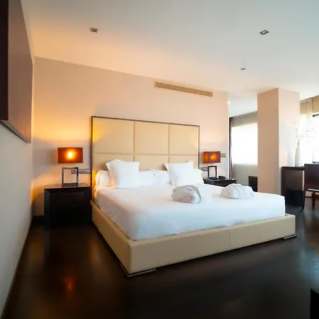 Azz Asturias Langrehotel & Hotell