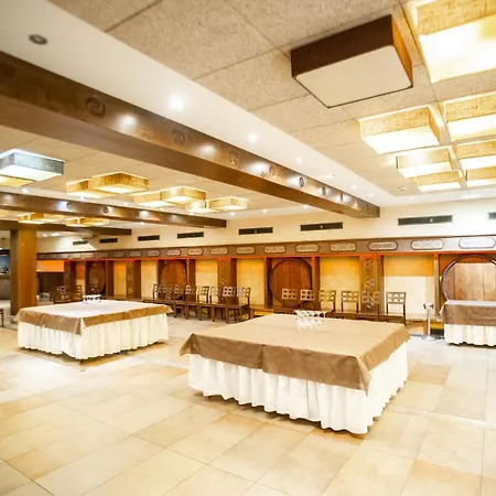 Hotell Azz Asturias Langrehotel &