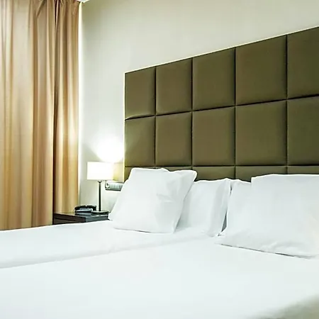 Azz Asturias Langrehotel & 4* לנגראו