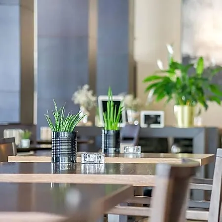 Azz Asturias Langrehotel & 4* לנגראו