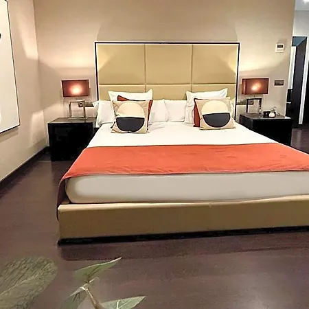 Azz Asturias Langrehotel & לנגראו
