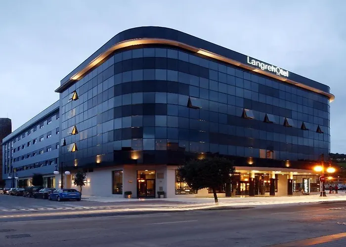 Azz Asturias Langrehotel & 酒店 4*