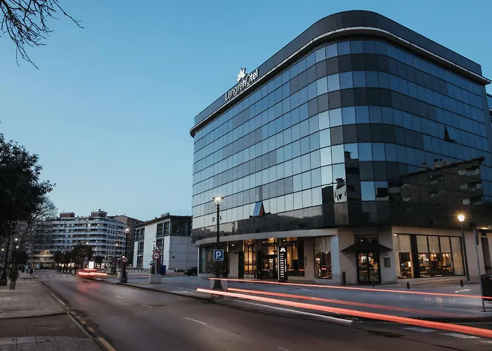 Azz Asturias Langrehotel &